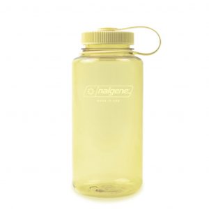 Botella Nalgene Sustain Monocromo 1L: hecha con material reciclado, esta botella combina durabilidad y sostenibilidad. Con un diseño elegante y capacidad de 1 litro, es perfecta para mantenerte hidratado en tus actividades al aire libre, ofreciendo resistencia y facilidad de uso en todo momento.