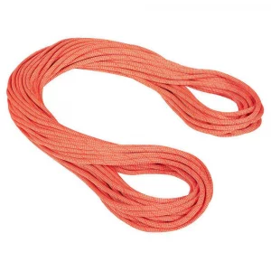 Cuerda Mammut Crag Classic 9.8 x 70m Orange/White: una cuerda de alta calidad diseñada para la escalada deportiva. Con un diámetro de 9.8 mm, ofrece un equilibrio perfecto entre rendimiento y durabilidad. Ideal para escaladores que buscan una cuerda resistente y fácil de manejar, con una excelente relación entre peso y resistencia.