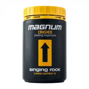 Magnesio Singing Rock Magnum Crunch Dose: ideal para mantener tus manos secas y sin resbalones durante la escalada. Su fórmula en polvo de alta calidad proporciona un excelente agarre, y su práctico envase con cierre facilita su transporte y uso en rutas deportivas y de boulder.