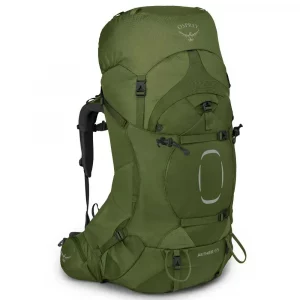 Mochila Osprey Aether 65L: robusta, cómoda y diseñada para travesías de varios días. Con ajuste ergonómico, sistema de ventilación AirScape y gran capacidad de almacenamiento, es ideal para llevar todo tu equipo con estabilidad y confort en largas rutas de senderismo y montaña.