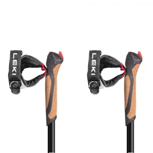 Bastones Leki Spin: bastones telescópicos de dos tramos para marcha nórdica, fabricados en aluminio HTS 5.5. Incorporan el sistema de ajuste Super Lock para una longitud personalizada y segura. Equipados con empuñadura ergonómica Trigger 1 y dragonera ajustable, ofrecen una conexión eficiente y cómoda. Las puntas de carburo y los tacos Powergrip Pad aseguran tracción en diversas superficies, siendo ideales para entrenamientos y caminatas en distintos terrenos.​