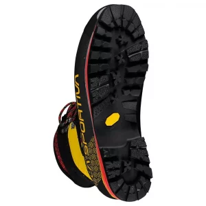 Botas La Sportiva Nepal Cube GTX: botas técnicas de alpinismo, ligeras y cálidas, ideales para terrenos mixtos, hielo y alta montaña. Fabricadas con piel Perwanger impermeable y forro GORE-TEX® Insulated Comfort, ofrecen transpirabilidad y protección contra el frío. Su suela Vibram® con Impact Brake System mejora la tracción y absorbe impactos. Compatibles con crampones automáticos, son una opción confiable para actividades alpinas exigentes.​