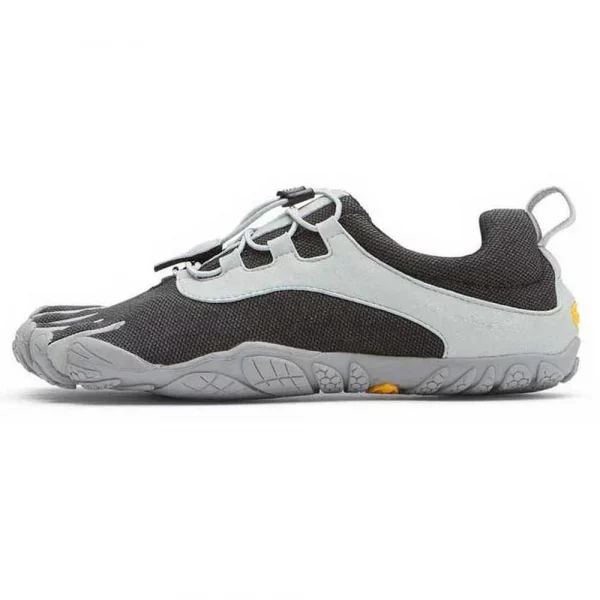 Zapatillas FiveFingers V-Run Retro: con un diseño clásico y tecnología moderna, estas zapatillas ofrecen una sensación de correr natural gracias a su suela Vibram y la separación de los dedos. Son ideales para corredores que buscan flexibilidad, ligereza y comodidad en rutas de asfalto o trail. Su estilo retro las convierte en una opción atractiva para quienes buscan una zapatilla de alto rendimiento con un toque vintage.