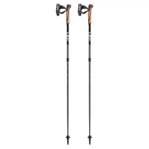 bastones-leki-spin Bastones Leki Spin: bastones telescópicos de dos tramos para marcha nórdica, fabricados en aluminio HTS 5.5. Incorporan el sistema de ajuste Super Lock para una longitud personalizada y segura. Equipados con empuñadura ergonómica Trigger 1 y dragonera ajustable, ofrecen una conexión eficiente y cómoda. Las puntas de carburo y los tacos Powergrip Pad aseguran tracción en diversas superficies, siendo ideales para entrenamientos y caminatas en distintos terrenos.